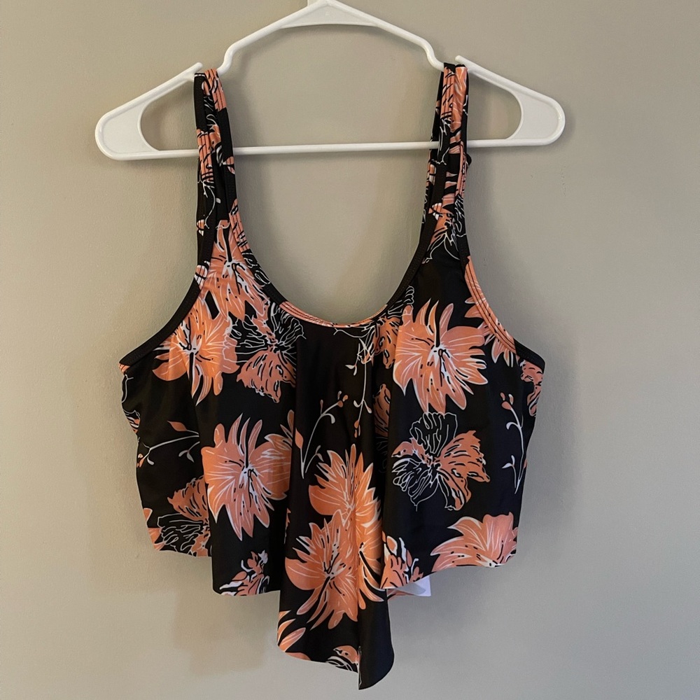Brand new floral swim top, size XL